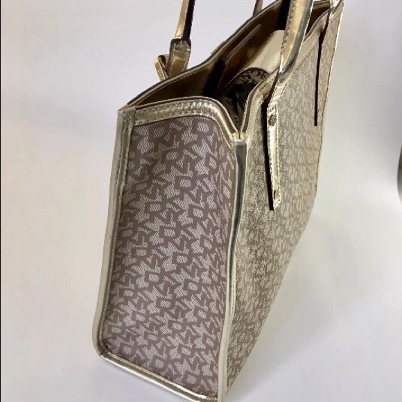✨ Donna Karen DKNY Coated logo Medium Tote - Picture 3 of 8